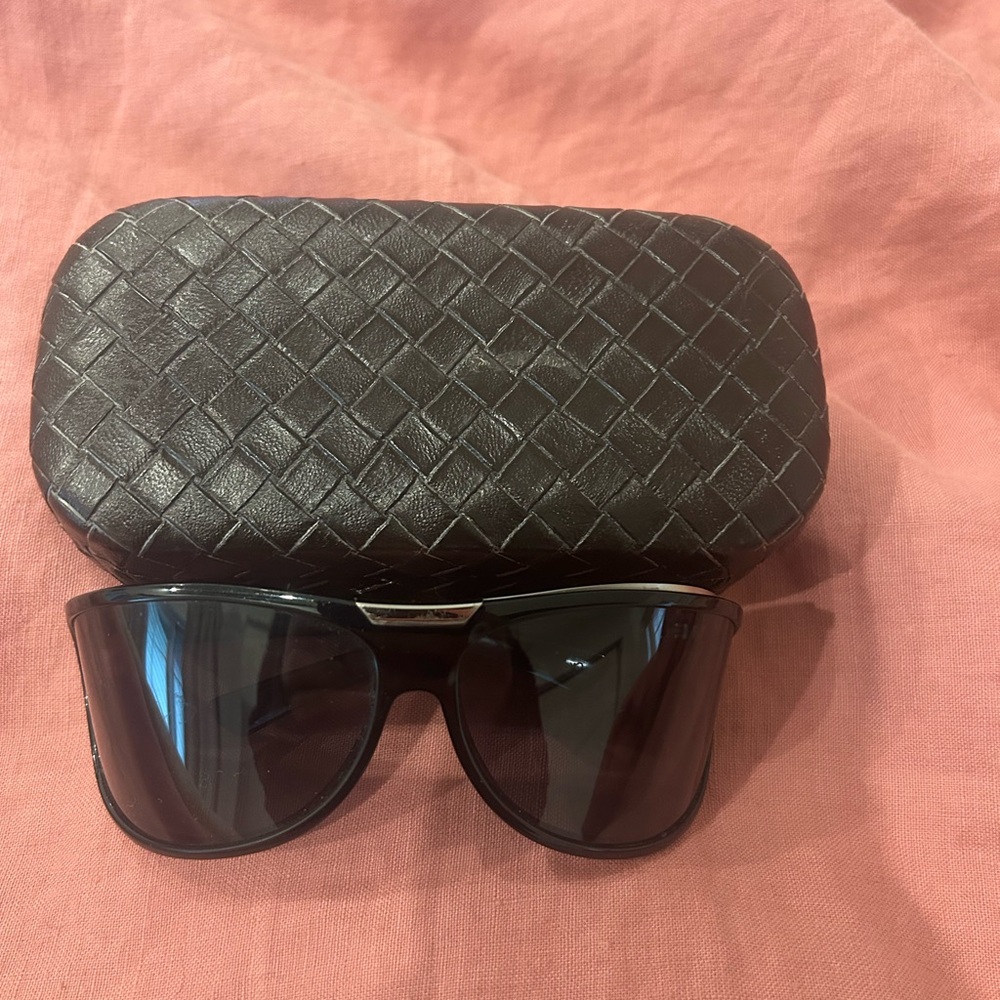 Black Oversized Sunglasses with Woven Leather Case